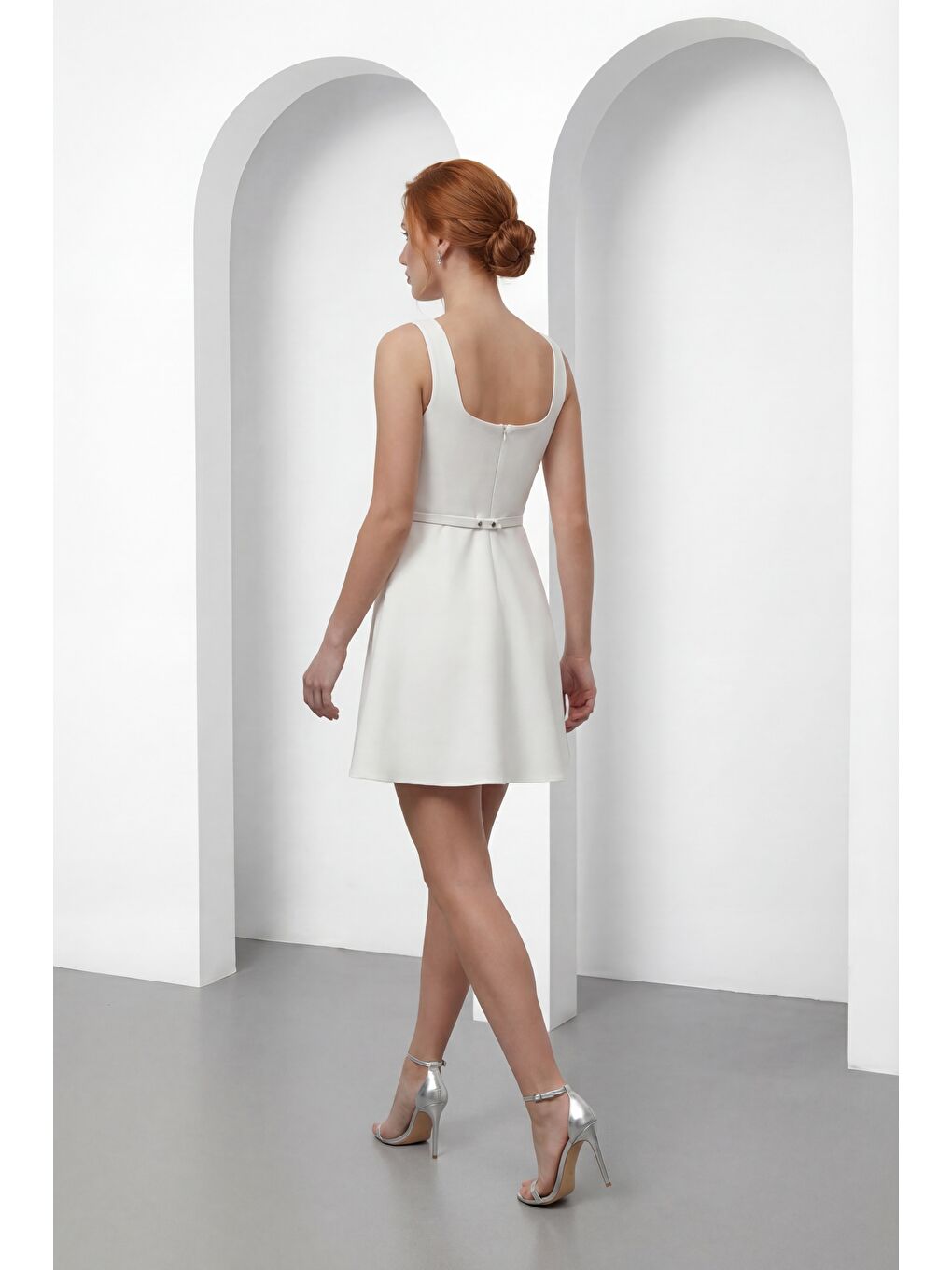 Kadın Beyaz Kare Yaka Kemerli Mini Mezuniyet Abiye Elbise-5