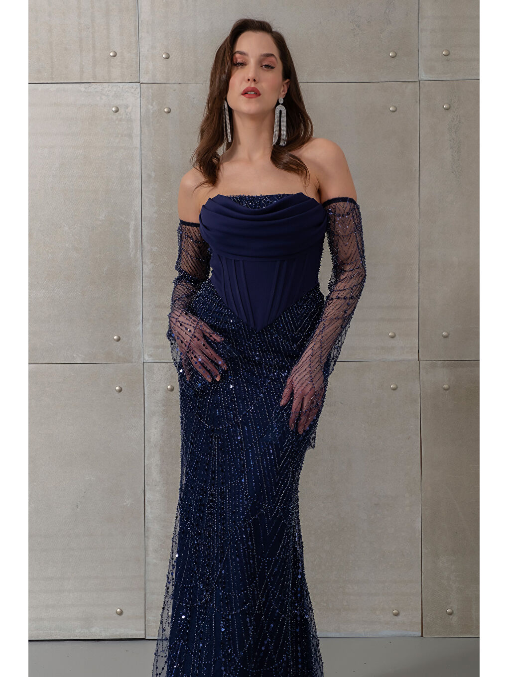 Kadın Lacivert Straplez Yaka Boncuklu Uzun Abiye Elbise-2