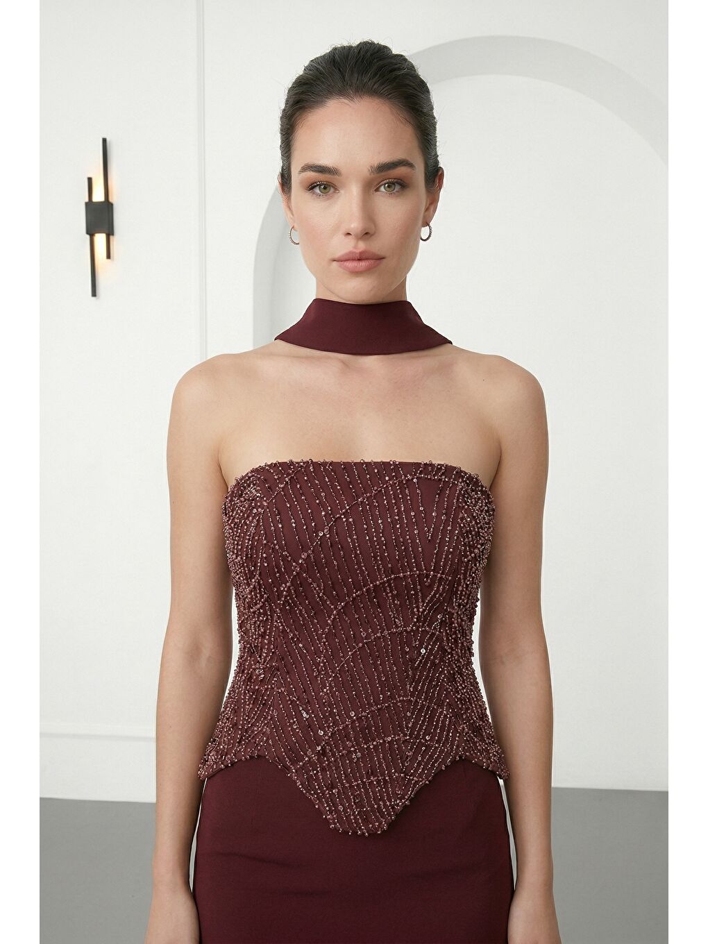 Kadın Bordo Dar Kalıp Straplez Taşlı Uzun Balık Abiye-2