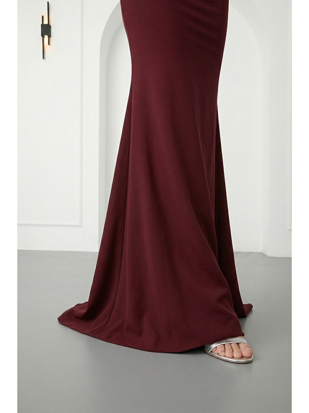 Kadın Bordo Dar Kalıp Straplez Taşlı Uzun Balık Abiye-3