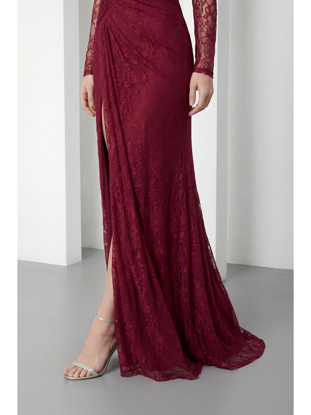 Kadın Bordo Göğüs Detaylı Uzun Dantel Abiye Elbise-3