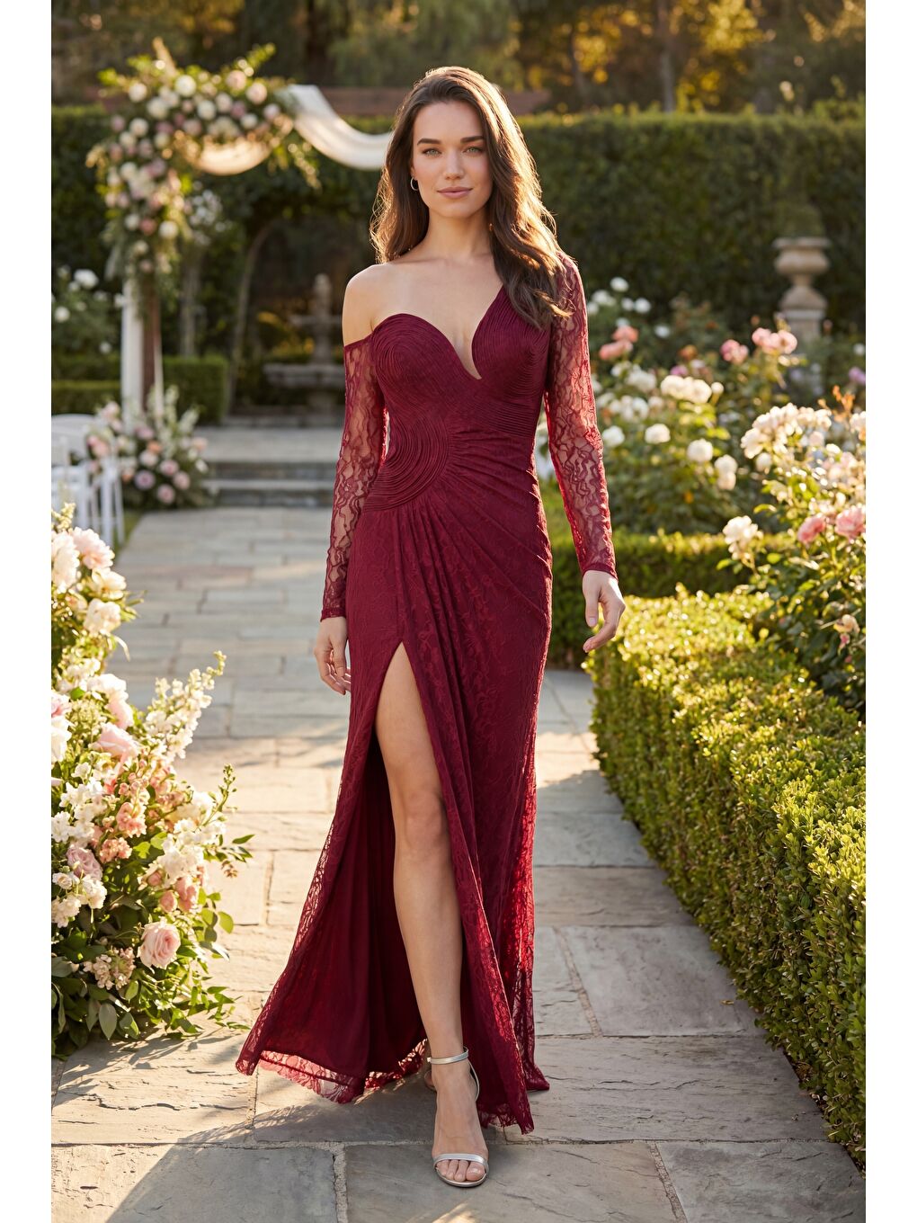 Kadın Bordo Göğüs Detaylı Uzun Dantel Abiye Elbise-4