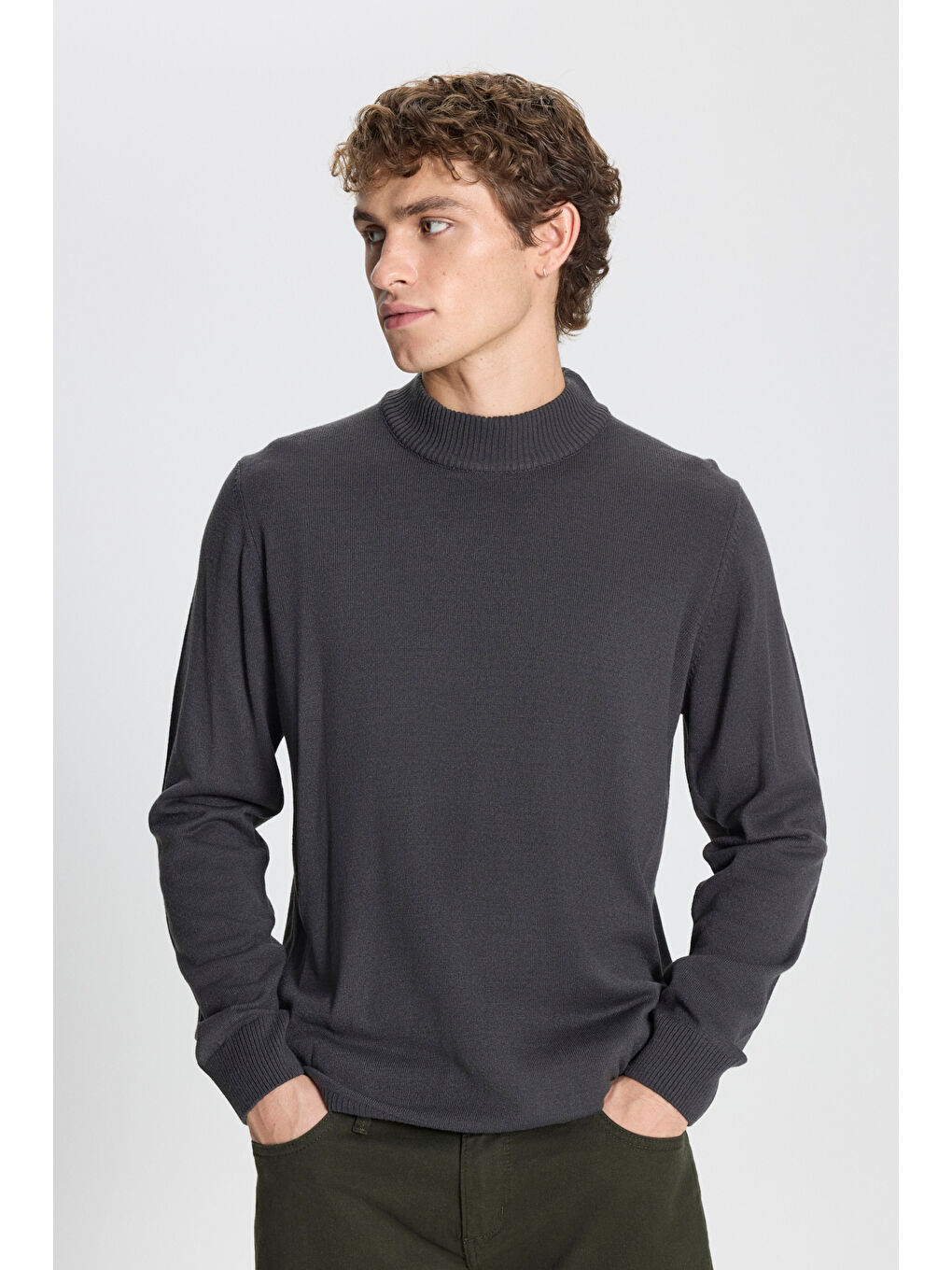 Erkek Antrasit Tüylenme Yapmayan Anti-Pilling Standart Fit Yarım Balıkçı Yaka Triko Kazak