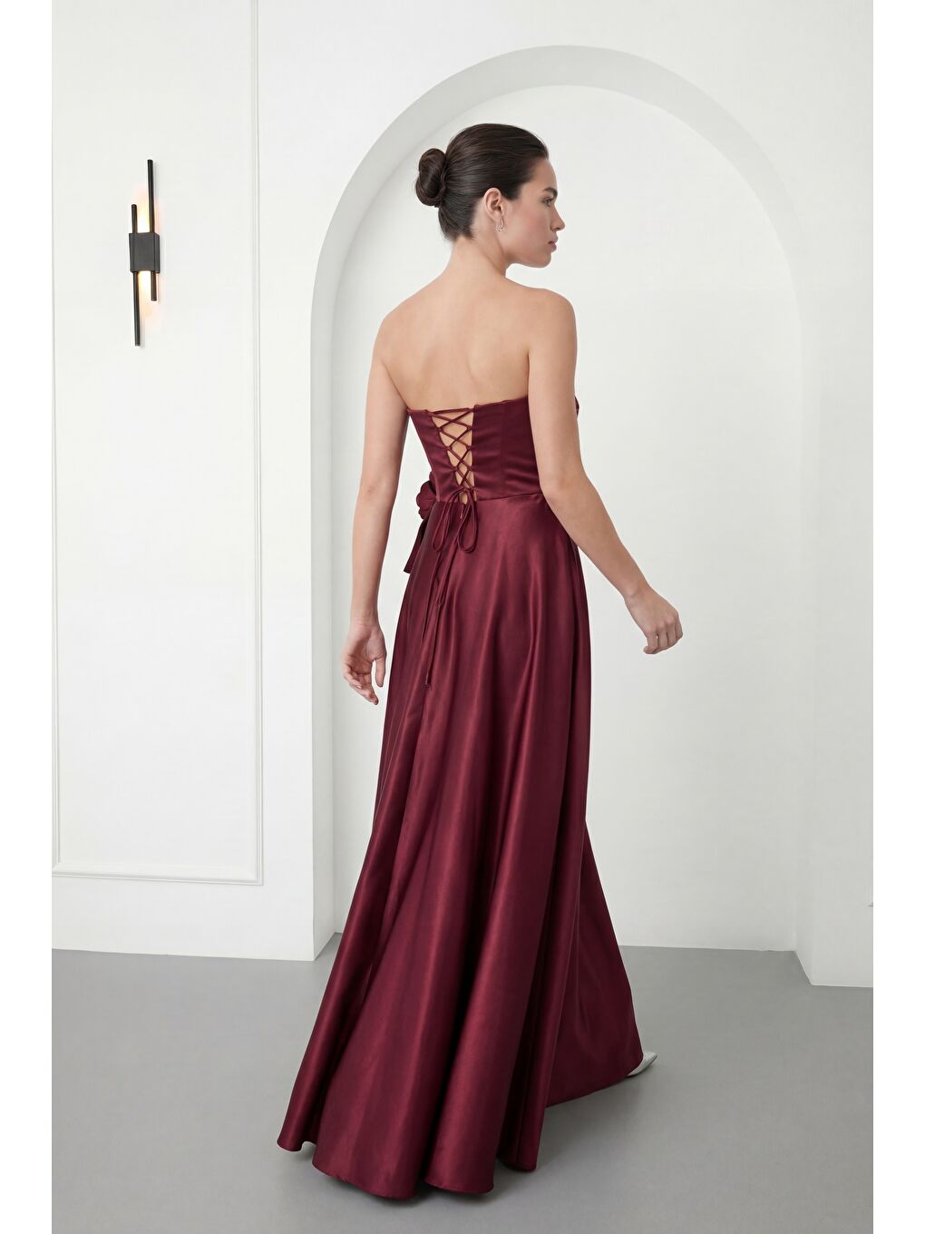 Kadın Bordo Straplez Yaka Çiçek Detaylı Uzun Söz Nişan Nikah Abiye-5