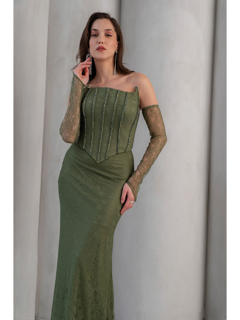 Kadın Haki Straplez Yaka Taşlı Dantel Detay Uzun Abiye Elbise-2