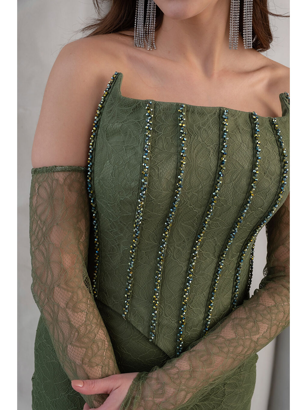 Kadın Haki Straplez Yaka Taşlı Dantel Detay Uzun Abiye Elbise-4