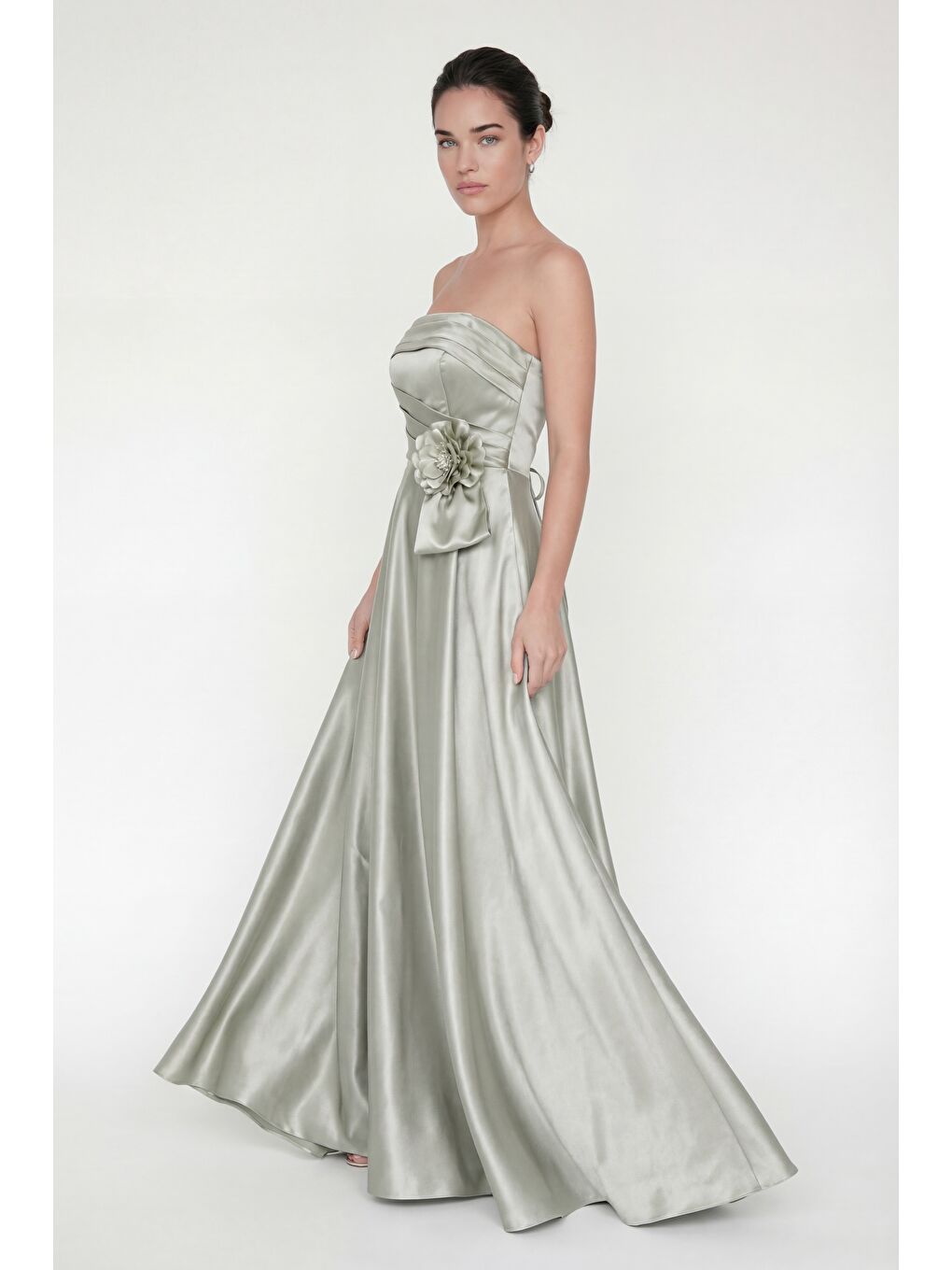 Kadın Mint Yeşili Straplez Yaka Çiçek Detaylı Uzun Söz Nişan Nikah Abiye