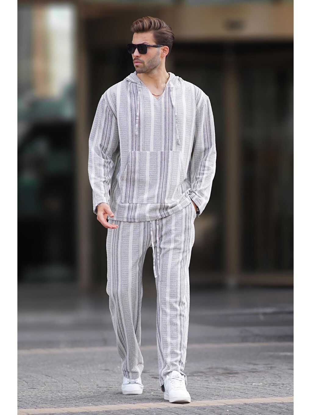 Siyah Kapüşonlu Jakar Kumaş Cep Detaylı Eşofman Takımı 5958-1