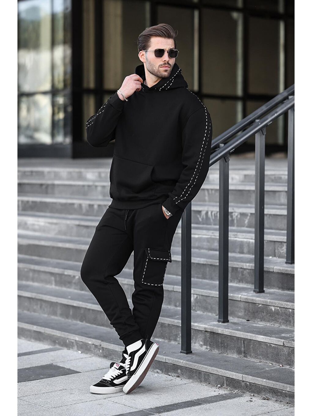 Siyah Erkek Kapüşonlu Paçası Lastikli Eşofman Takımı 5957-4