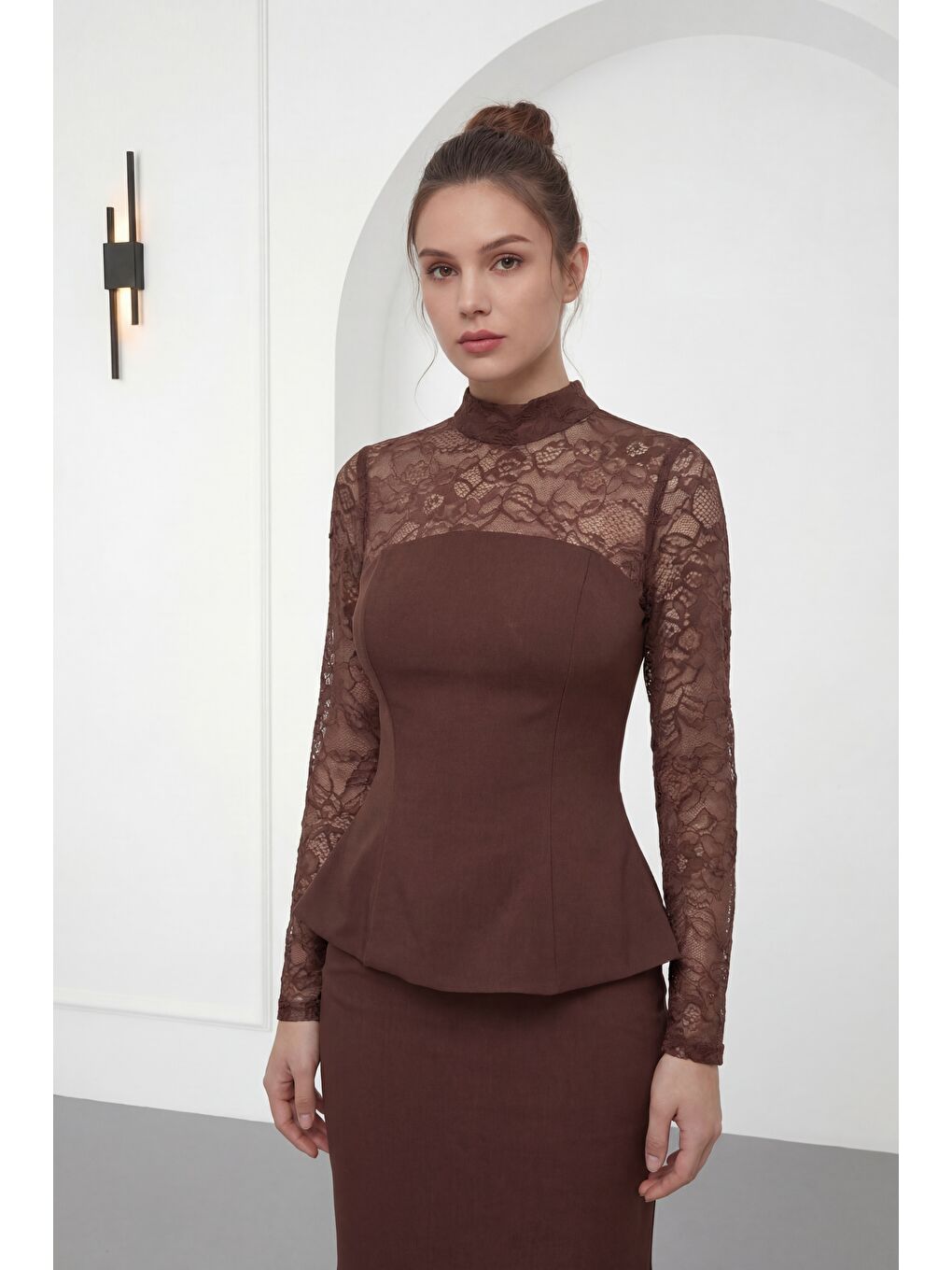 Kadın Kahverengi Dantel Detay Uzun Balık Abiye Elbise-2