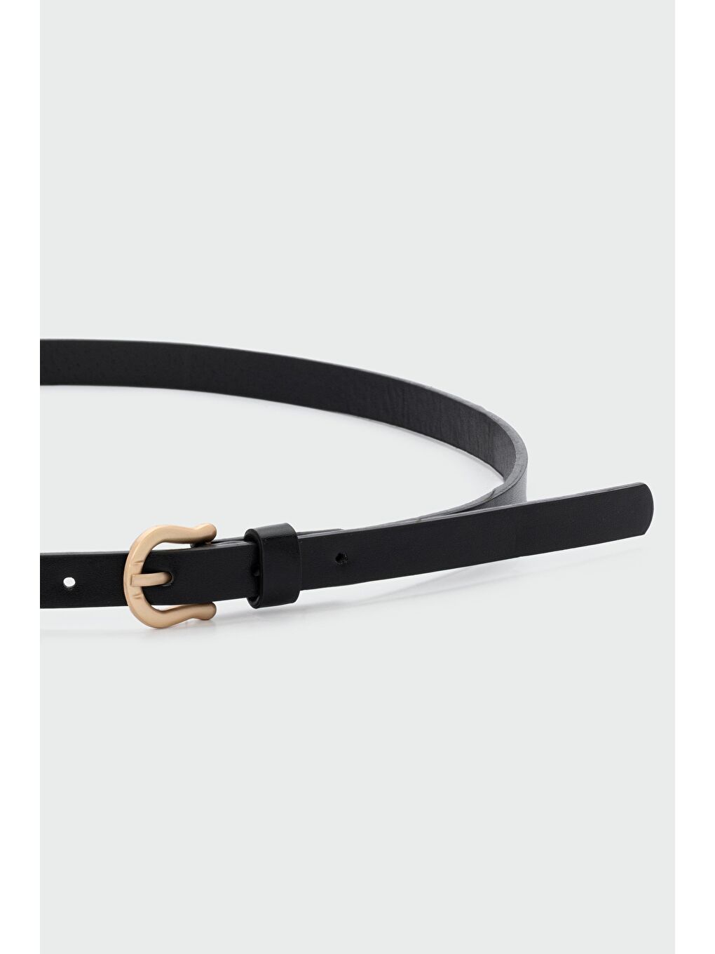 Oval Tokalı İnce Suni Deri Kemer Siyah-1