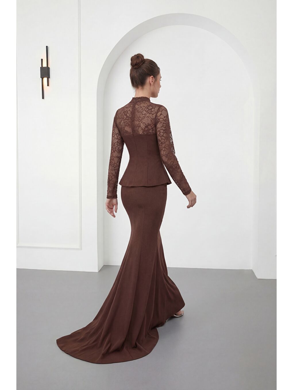 Kadın Kahverengi Dantel Detay Uzun Balık Abiye Elbise-5