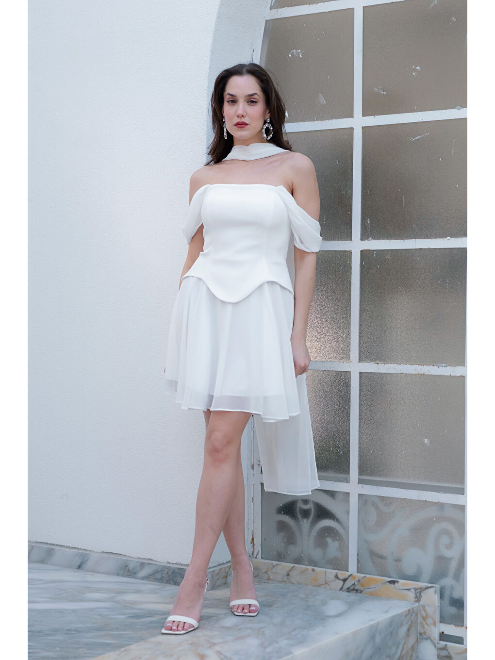 Kadın Beyaz Şal Detay Mini Şifon Mezuniyet Abiye Elbise