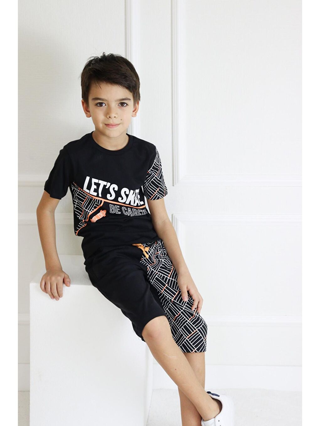 Siyah Erkek Çocuk Lets Skate Baskılı Kısa Kollu Basic Basic Takım 6-9 Yaş