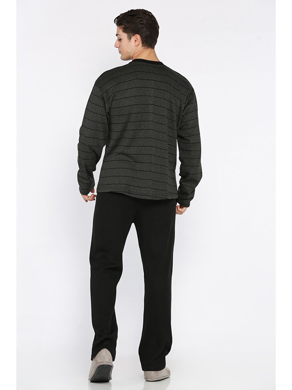 Siyah Erkek Yarım Düğmeli Çizgi Desenli Amblem Detaylı Pijama Takımı-2