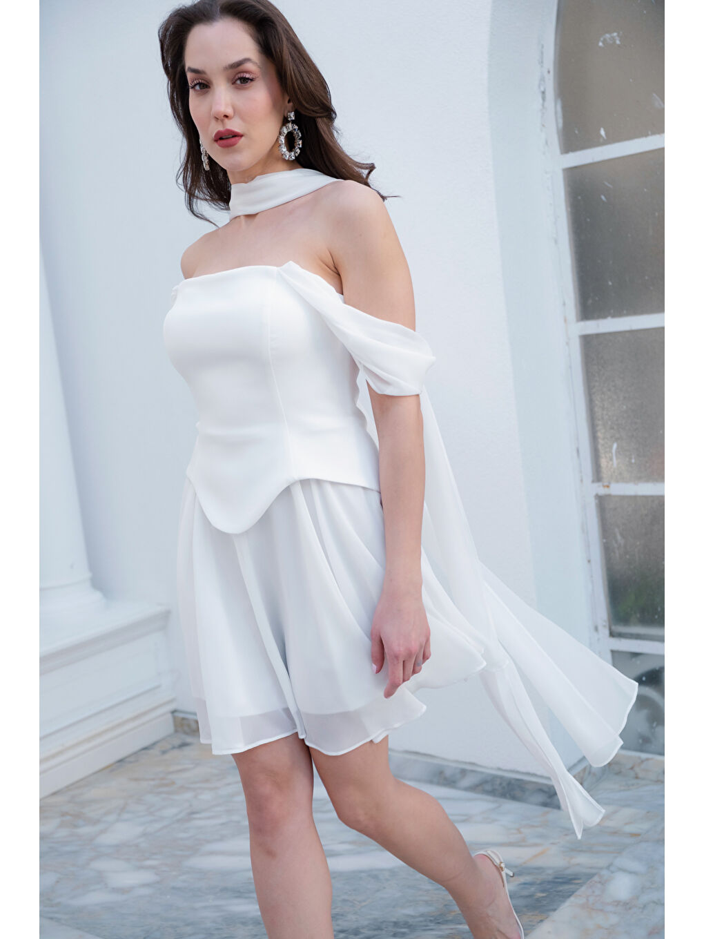 Kadın Beyaz Şal Detay Mini Şifon Mezuniyet Abiye Elbise-2