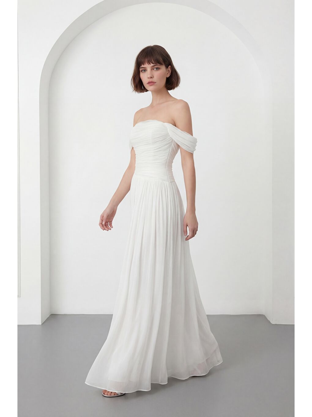 Kadın Beyaz Kayık Yaka Drapeli Uzun Söz Nişan Nikah Abiye Elbise