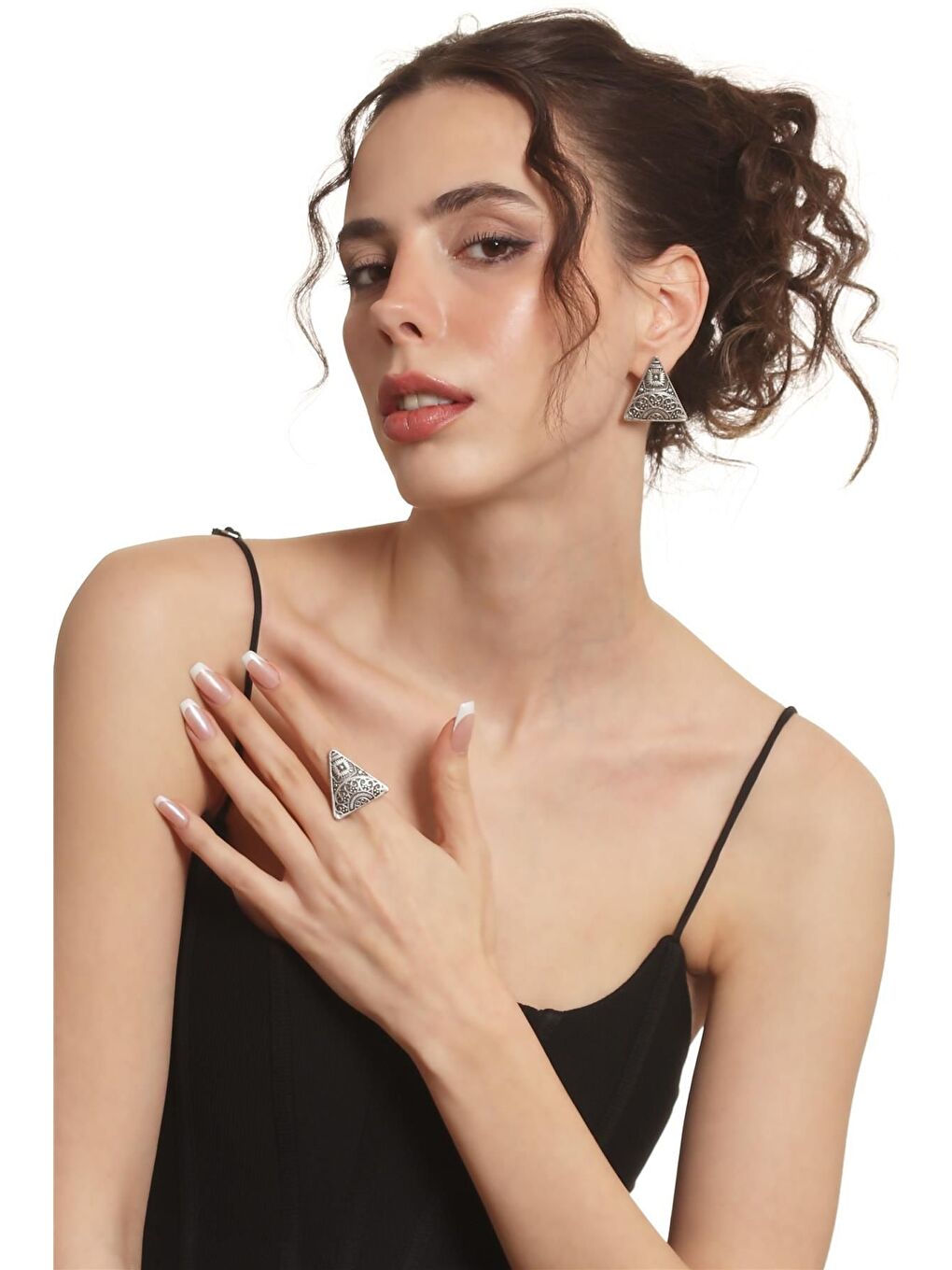 Gri Kadın Antik Gümüş Kaplama Etnik Motif Baskılı Çivili Model Üçgen Küpe &Yüzük Set-1