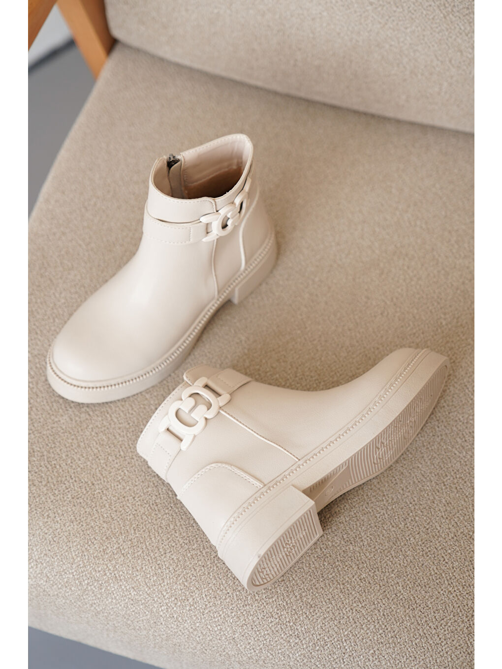 Bej D842 Yanı Tokalı Ortopedik Soğuk Geçirmez Kadın Bot