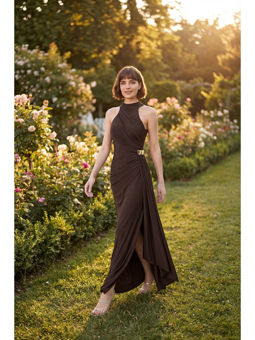 Kadın Kahverengi Halter Yaka Aksesuar Detay Uzun Abiye Elbise-4