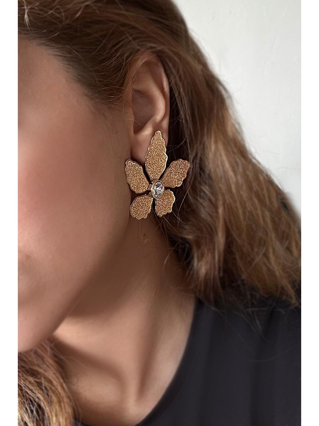 Sarı Büyük Çiçek Metal Küpe-3