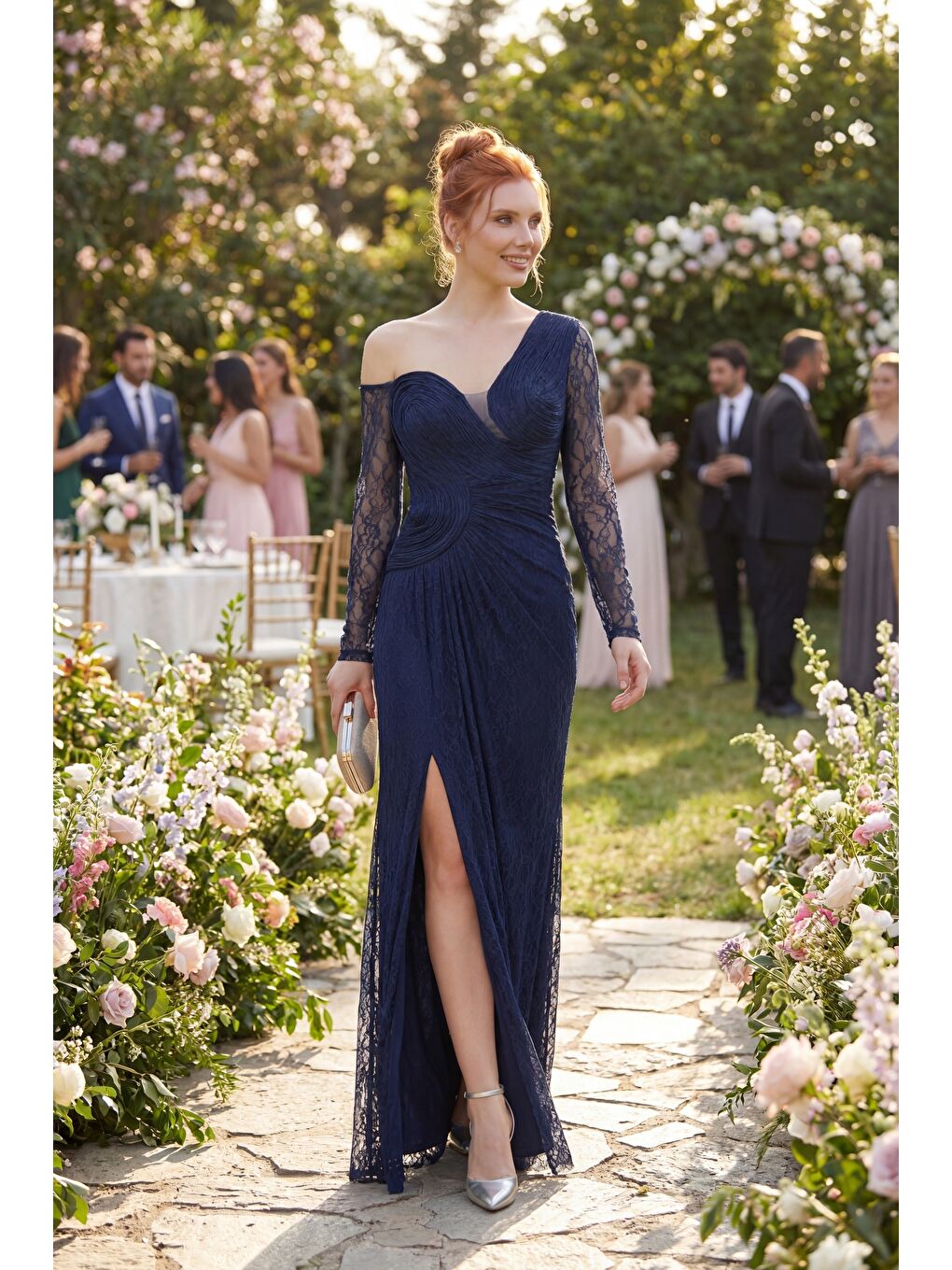 Kadın Lacivert Göğüs Detaylı Uzun Dantel Abiye Elbise-4