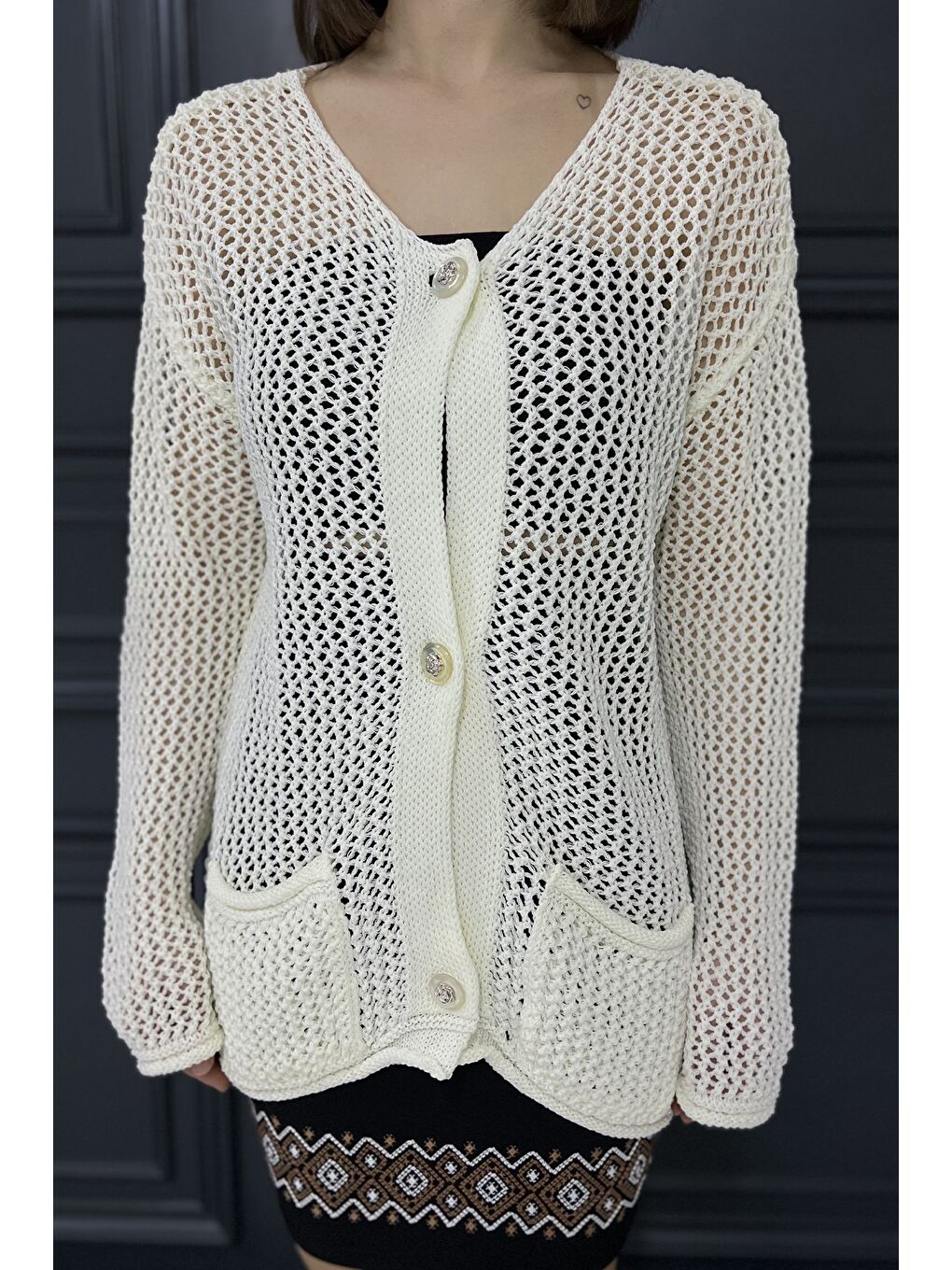 Ekru Düğme Detaylı Ajurlu Kadın Triko Hırka-3