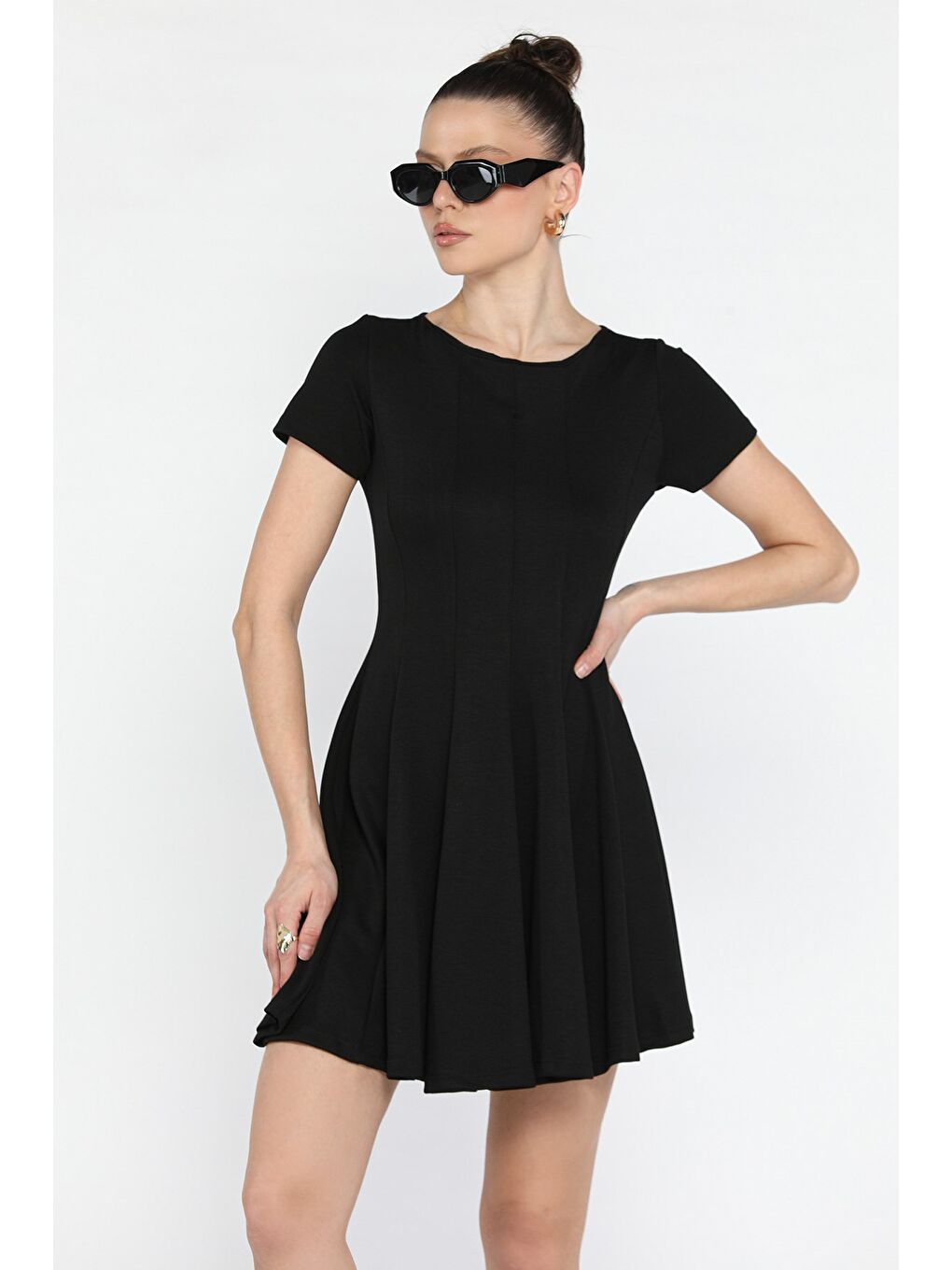 Siyah Bisiklet Yaka Kadın Mini Elbise-1
