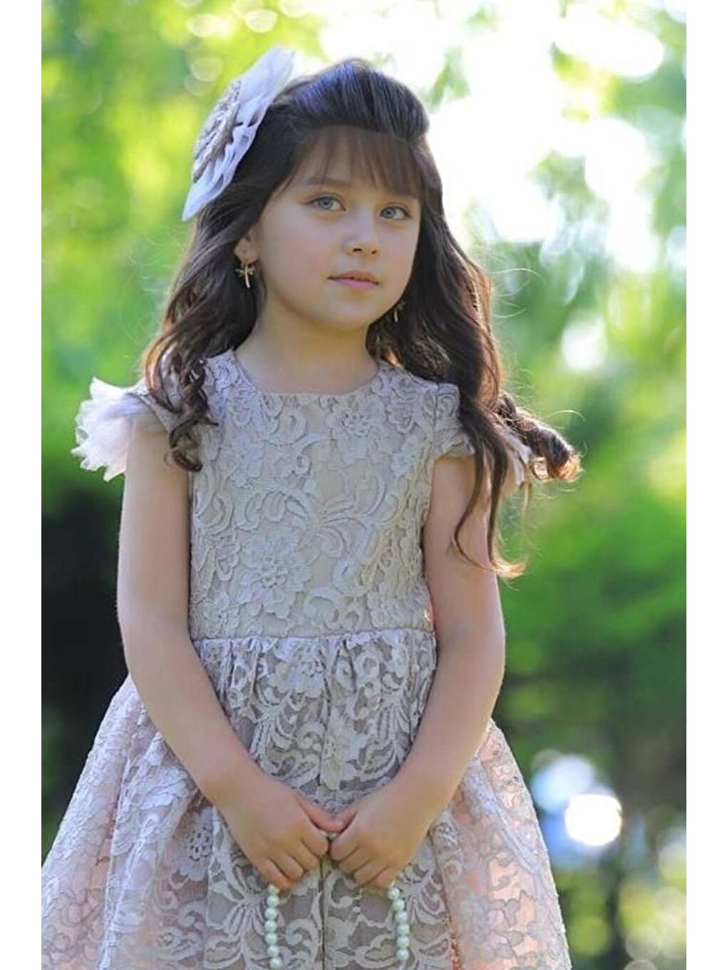 Kız Çocuk Üzeri Boydan Dantel Güpür İşlemeli Şeffaf Tüllü Sıfır Kol Bej Elbise-1