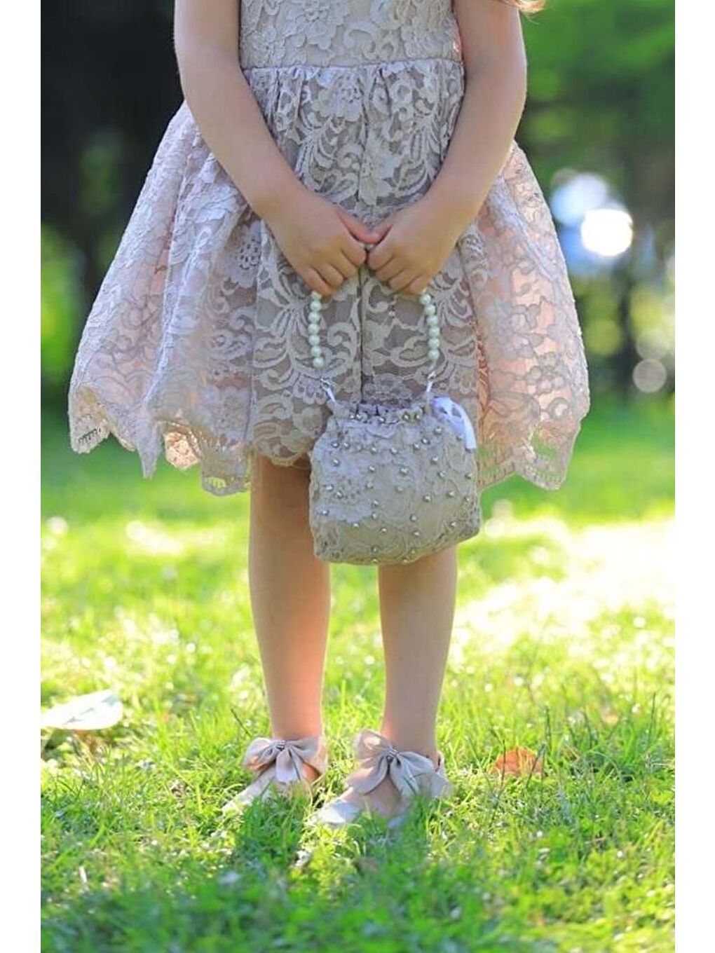 Kız Çocuk Üzeri Boydan Dantel Güpür İşlemeli Şeffaf Tüllü Sıfır Kol Bej Elbise-2