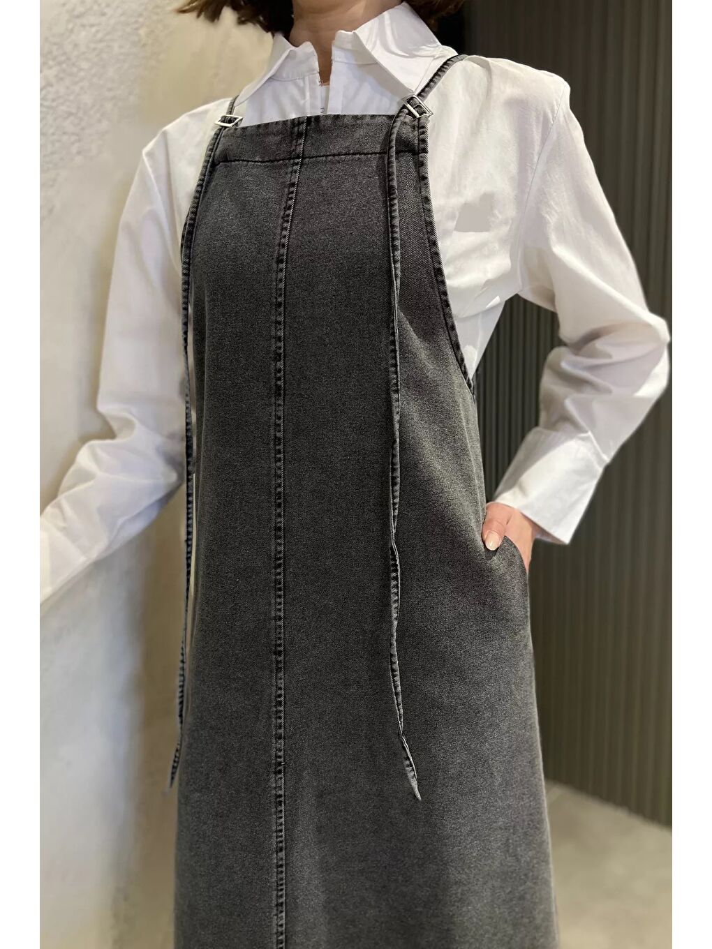 Antrasit Kadın Ayarlanabilir Askılı Cepli Jean Salopet Elbise-3