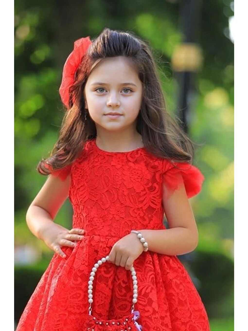 Kız Çocuk Üzeri Boydan Dantel Güpür İşlemeli Şeffaf Tüllü Sıfır Kol Kırmızı Elbise-1