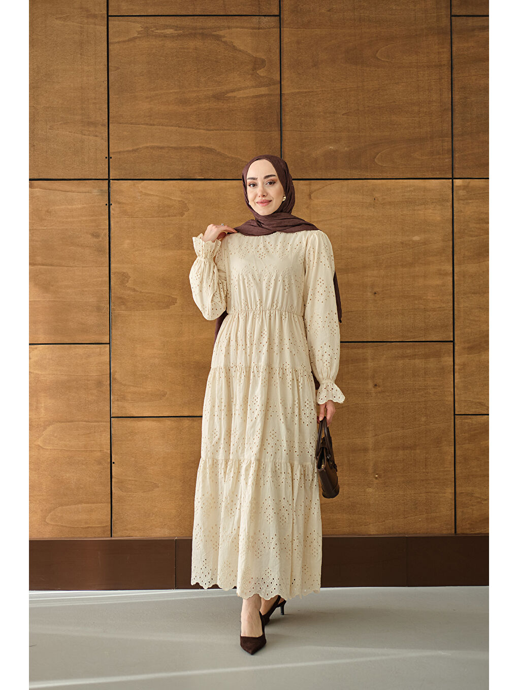 Ekru Kadın Beli Lastikli Brode Detay Elbise Krem