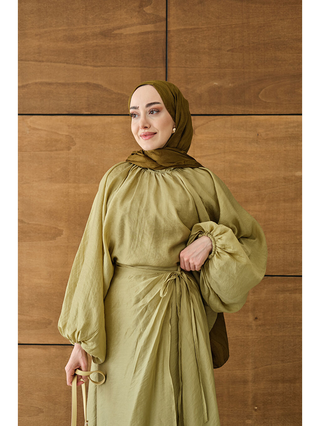 Kadın Tül Detay Pelerinli Etekli Takım Fıstık Yeşil-1