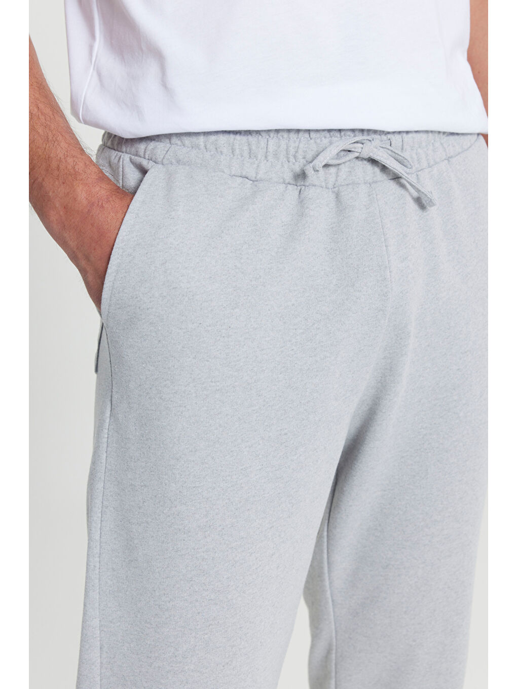AC&Co / Altınyıldız Classics Erkek Gri Melanj Standart Fit Normal Kesim 2 İplik Cepli Rahat Recycle Pamuklu Jogger Eşofman Altı - 3