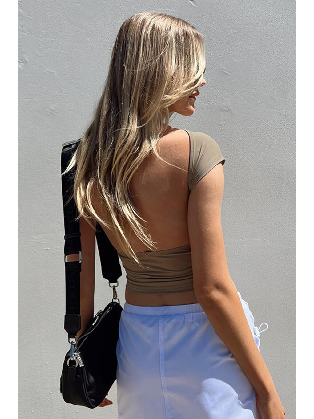 Bej Sırt Dekolteli Crop Kadın Bluz Mg1851-1