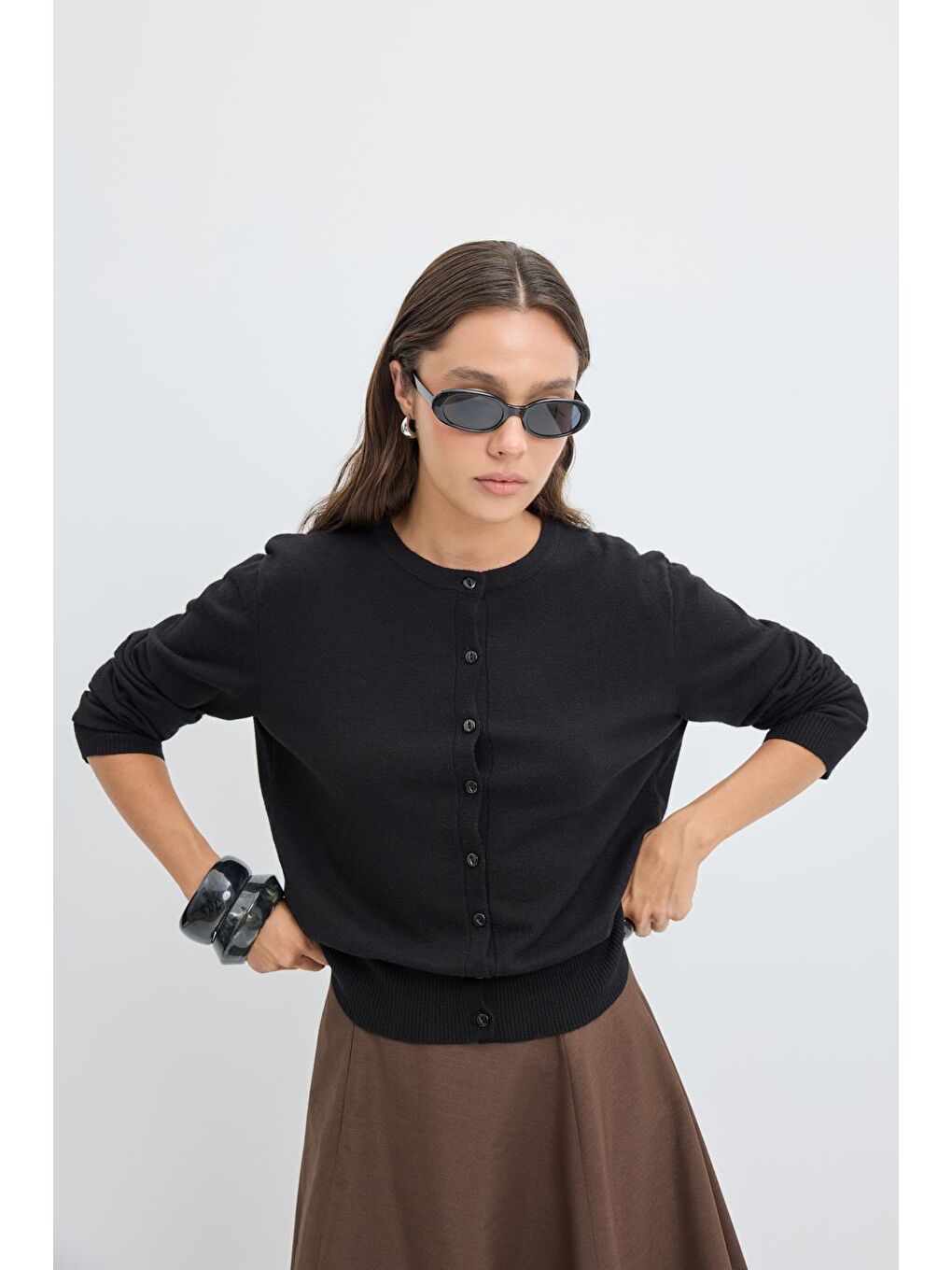 Yuvarlak Yaka Düğmeli Triko Hırka Siyah
