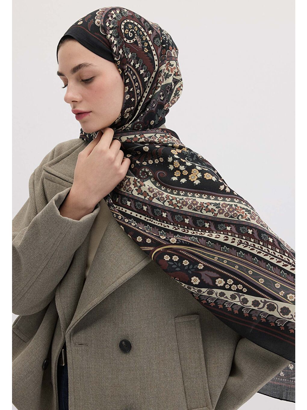 Valerıa Desen Şal Siyah-1