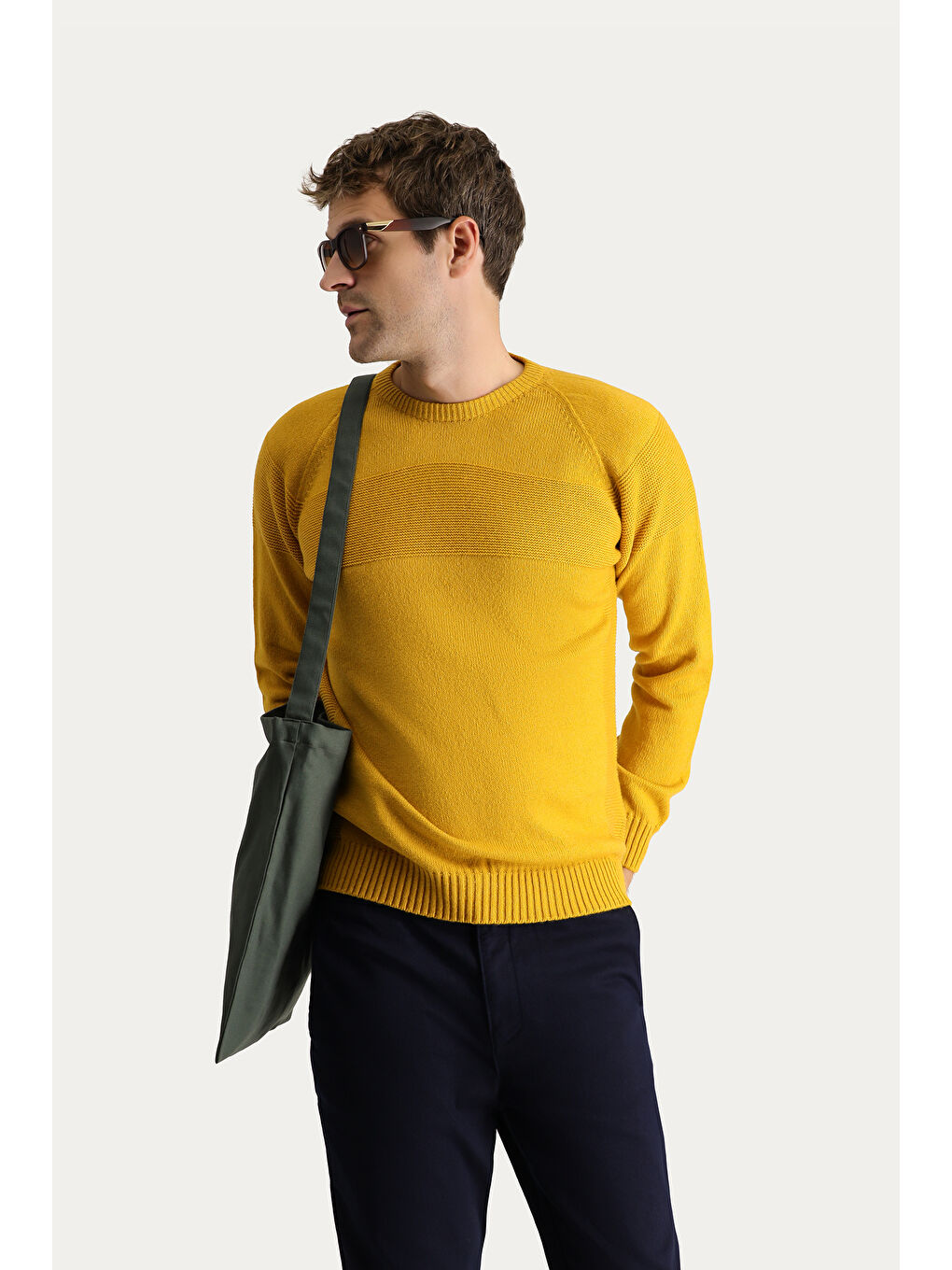 Sarı Bisiklet Yaka Slim Fit Dar Kesim Dikişsiz Desenli Yünlü Triko Kazak-1