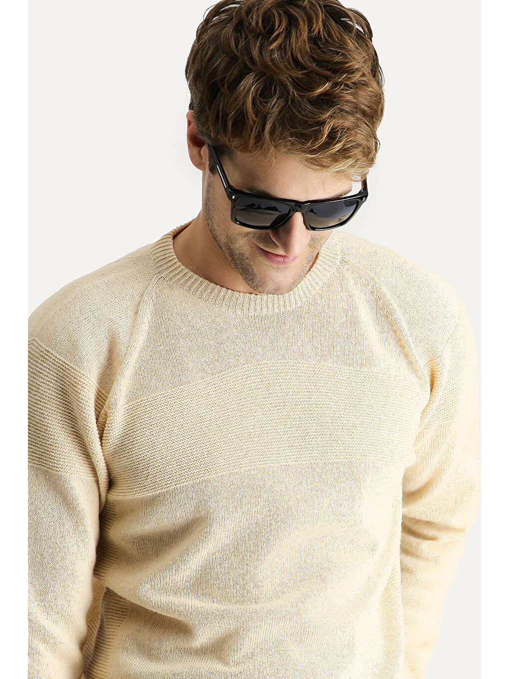 Bej Bisiklet Yaka Slim Fit Dar Kesim Dikişsiz Düz Yünlü Triko Kazak-1