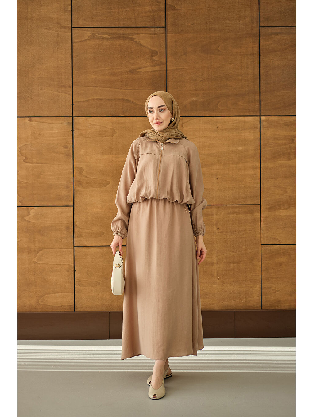 Bej Kadın Gömlek Yaka Fermuarlı Etekli Takım Vizon