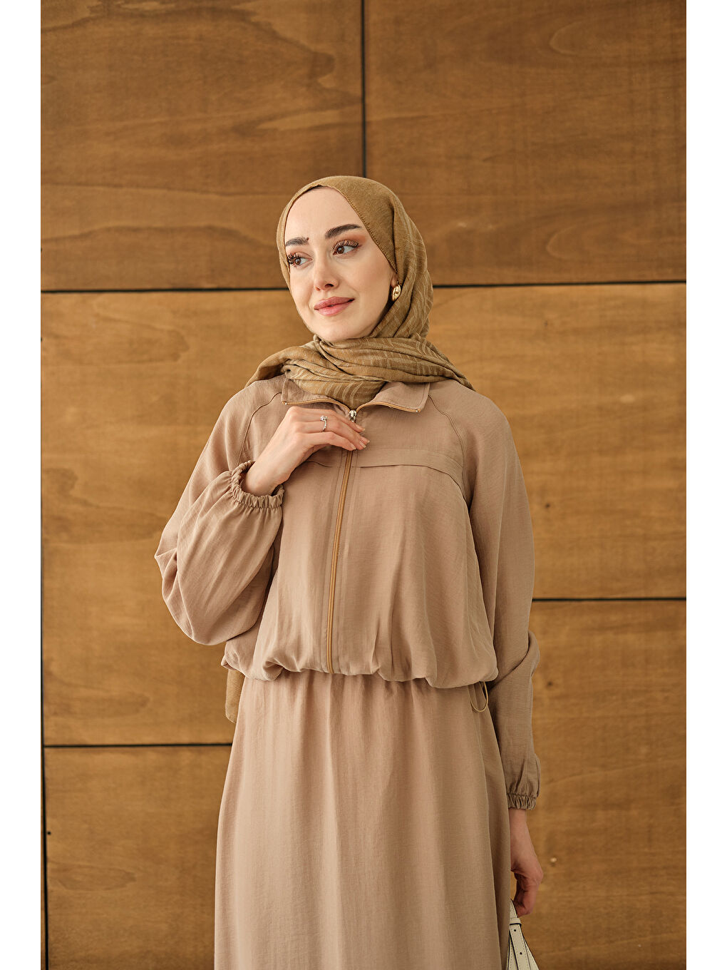 Bej Kadın Gömlek Yaka Fermuarlı Etekli Takım Vizon-1