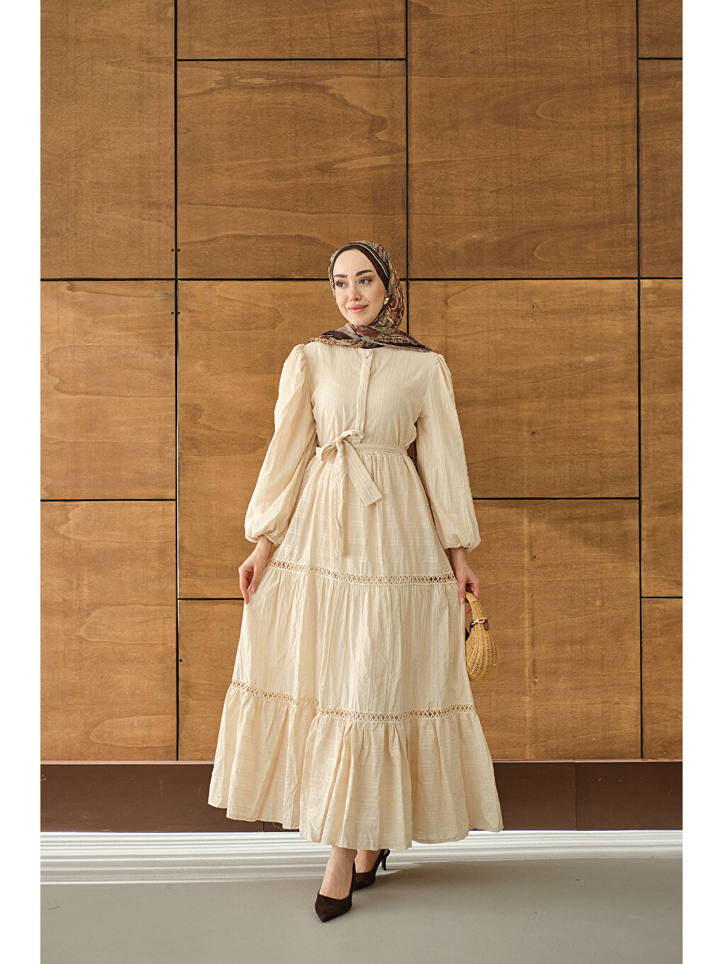 Ekru Kadın Nakış Detaylı Simli Jakar Elbise Krem-2