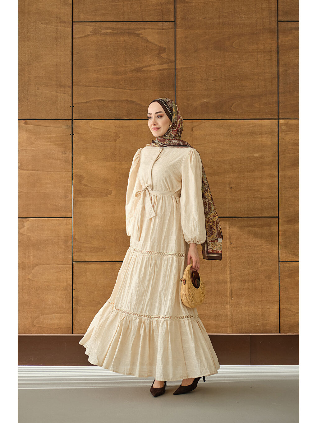 Ekru Kadın Nakış Detaylı Simli Jakar Elbise Krem-4