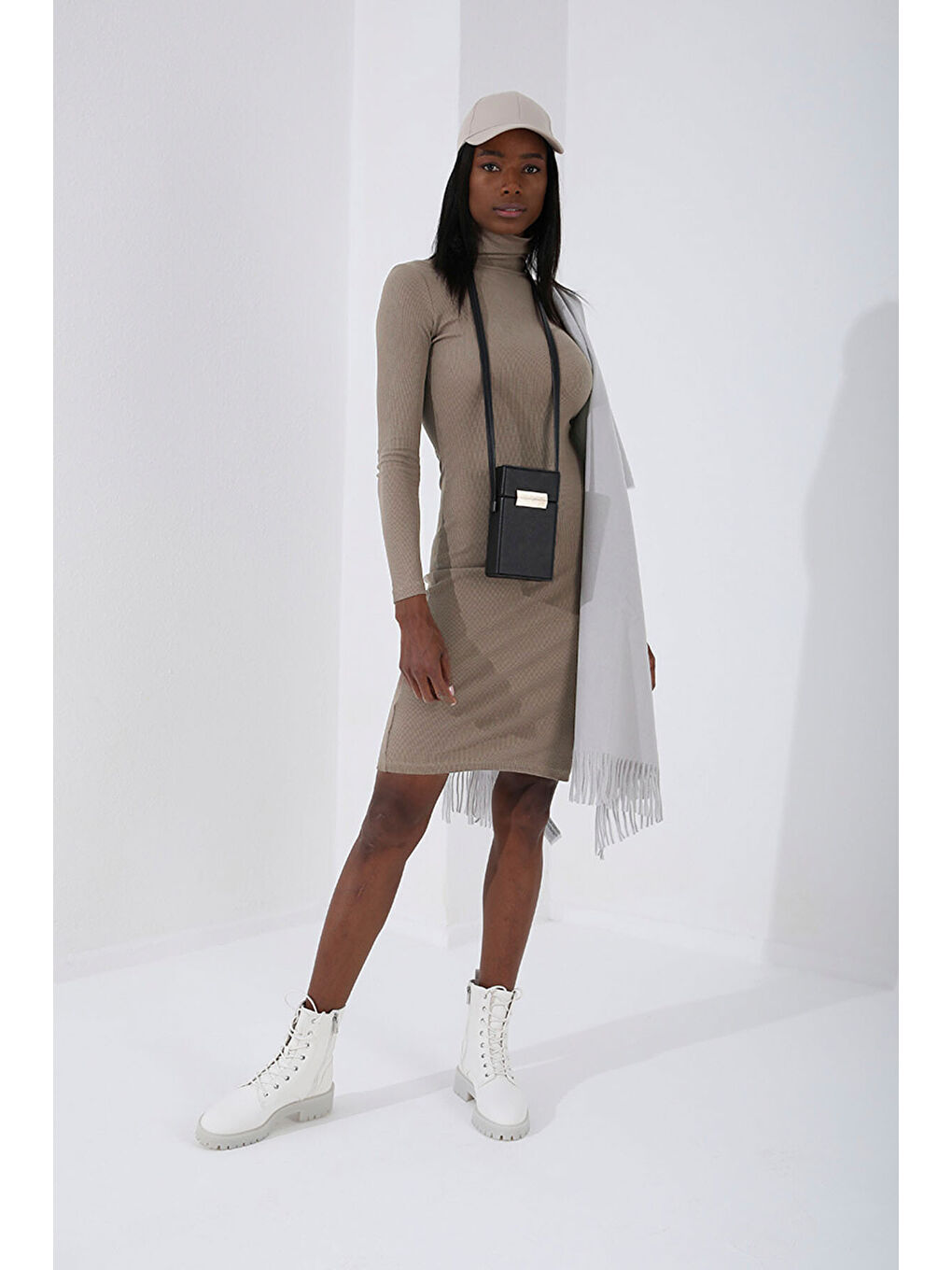 Bej Kaşkorse Triko Dar Kalıp Balıkçı Yaka Kadın Elbise - 97117-3