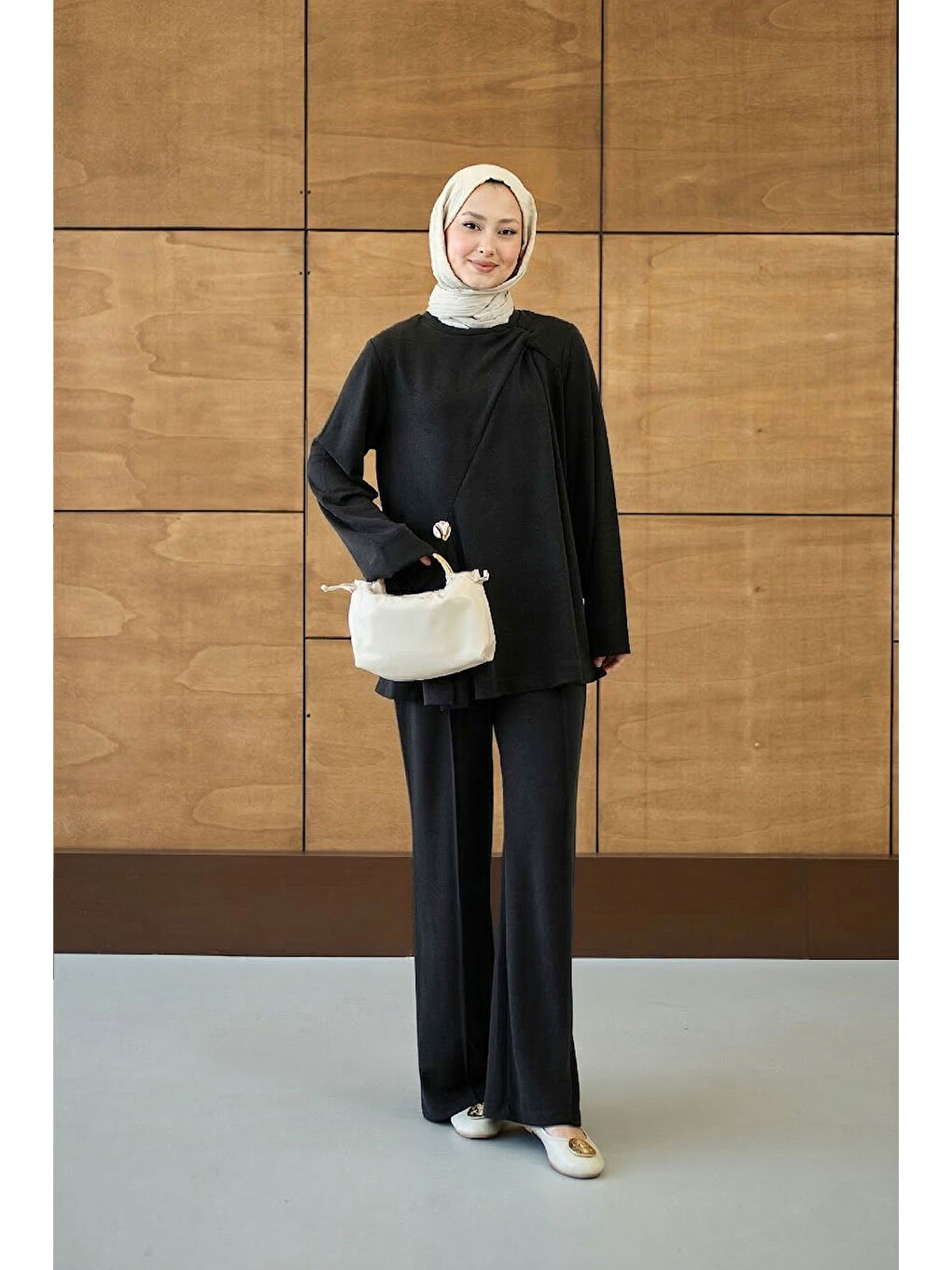 Kadın Yaka Bağlama Detay Tokalı Bisiklet Yaka Takım Siyah-3