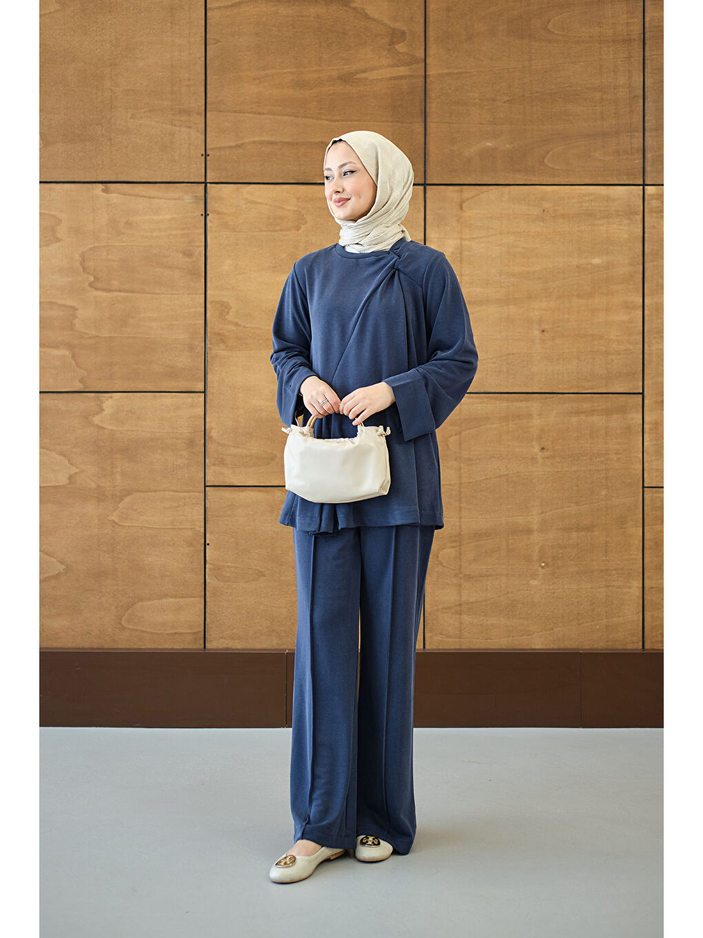 Kadın Yaka Bağlama Detay Tokalı Bisiklet Yaka Takım Lacivert-4