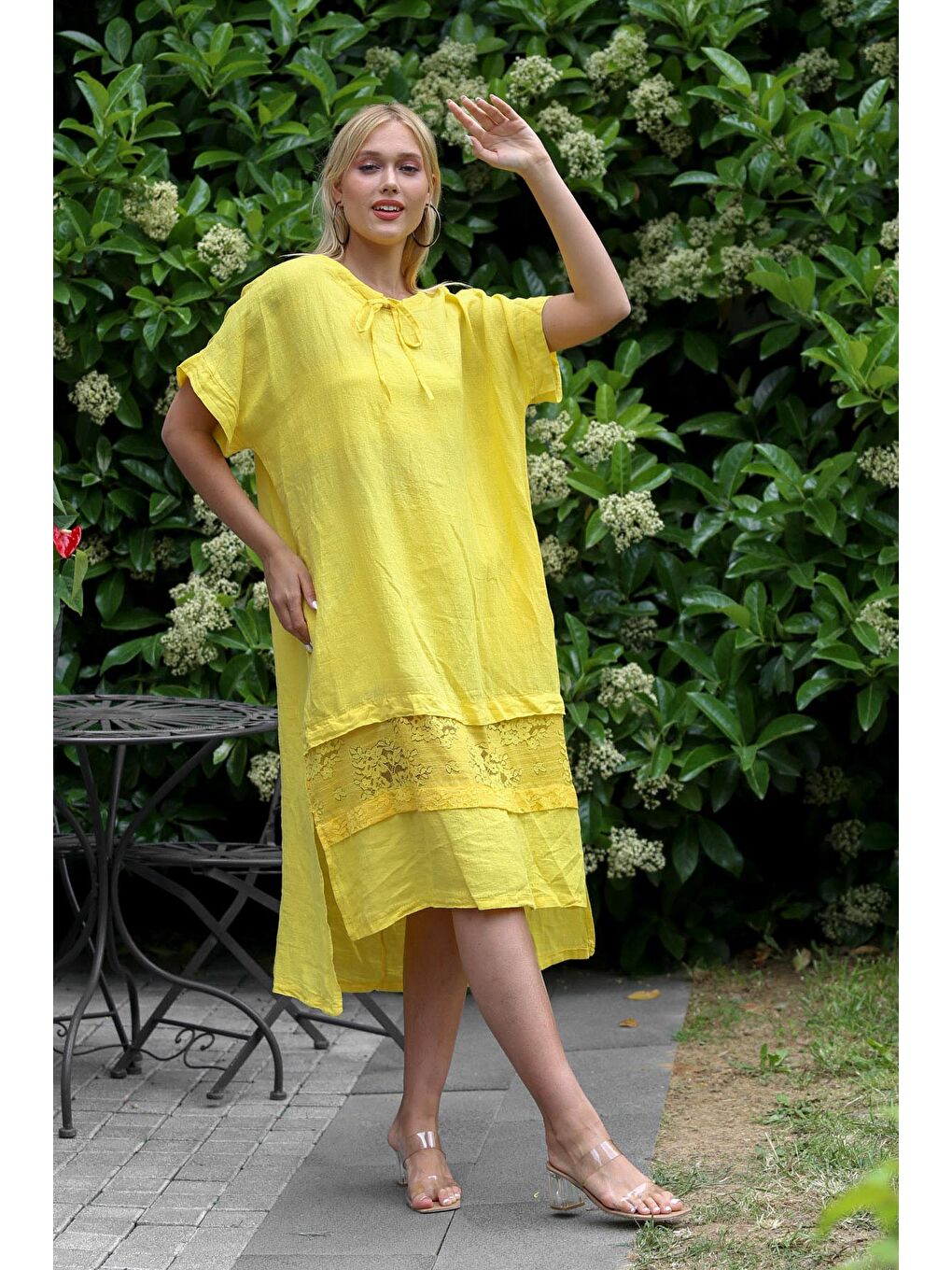 İtalyan Sarı Havuz Yaka Düşük Kol Dantelli Keten Dokuma Elbise