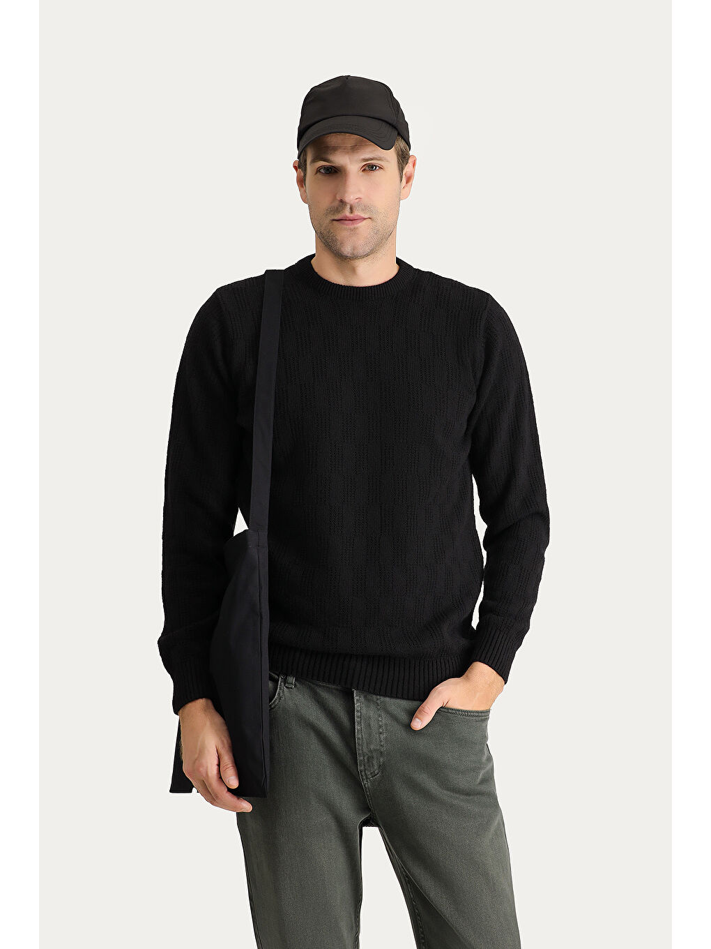 Siyah Bisiklet Yaka Regular Fit Yünlü Düz Triko Kazak