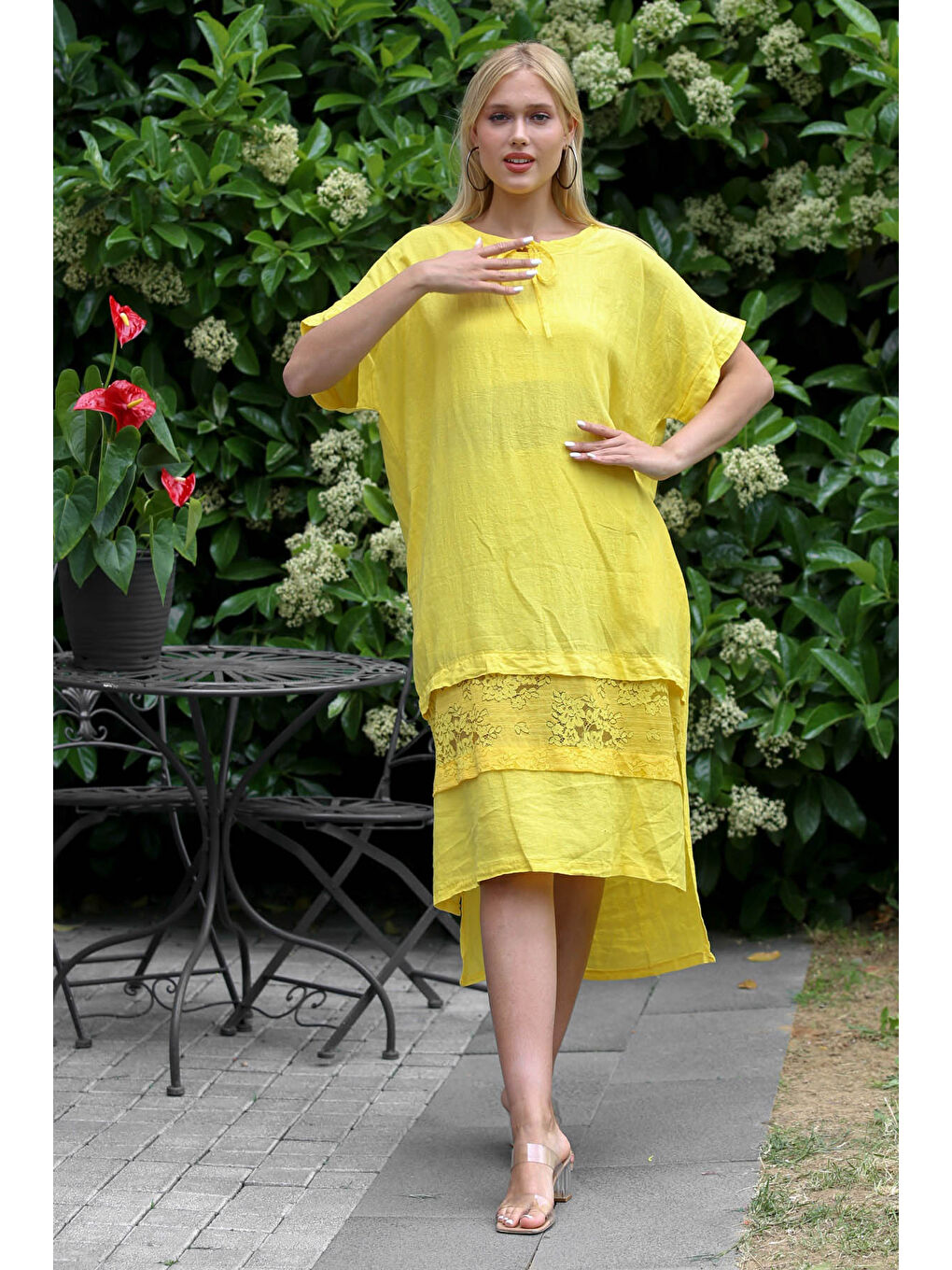 İtalyan Sarı Havuz Yaka Düşük Kol Dantelli Keten Dokuma Elbise-3